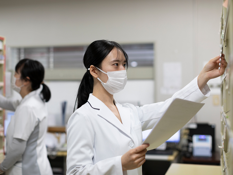 薬剤師の業務中の様子